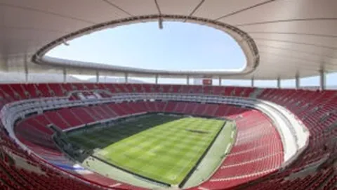 西部战报出炉：快船输给雷霆排名第八，掘金紧追前二，独行侠与太阳激烈对决